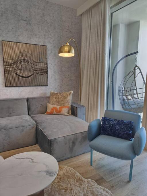Burj View - 10 Minutes Walk Dream Lux Designer 3bd Vakantiehuis