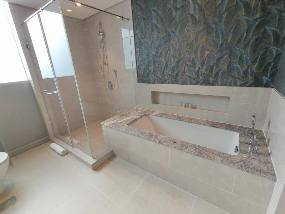 Vakantiehuis Burj View - 10 Minutes Walk Dream Lux Designer 3bd